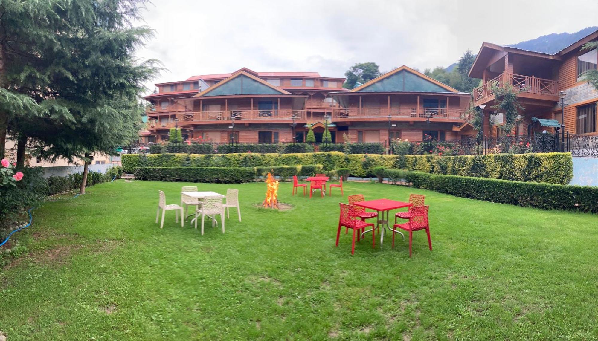 Hotel The North Wind In City Center, Manali Экстерьер фото