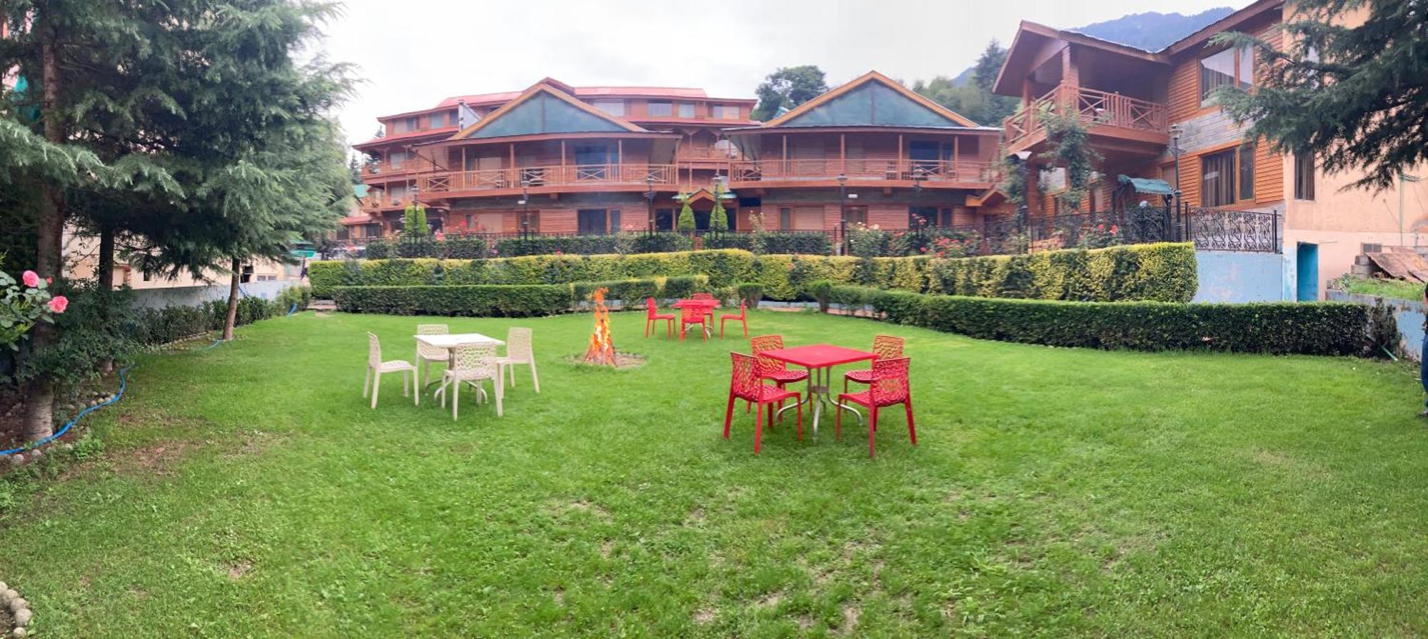 Hotel The North Wind In City Center, Manali Экстерьер фото