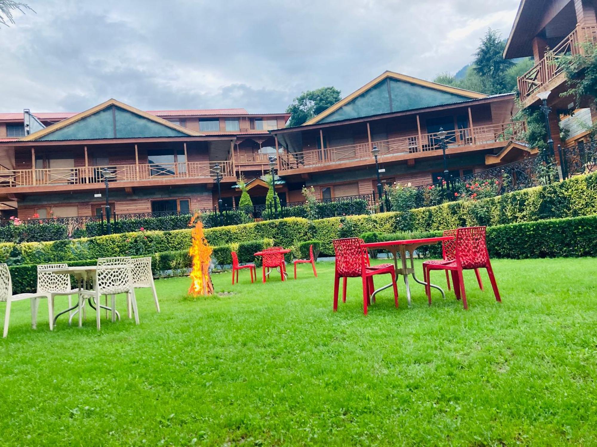 Hotel The North Wind In City Center, Manali Экстерьер фото
