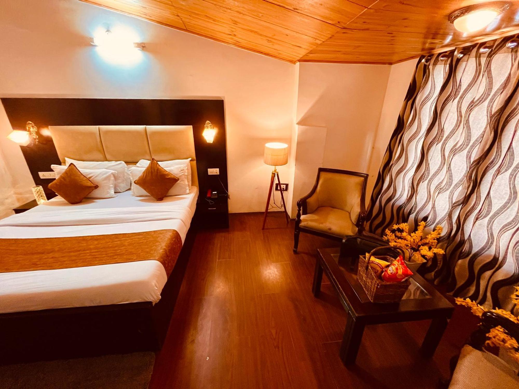 Hotel The North Wind In City Center, Manali Экстерьер фото