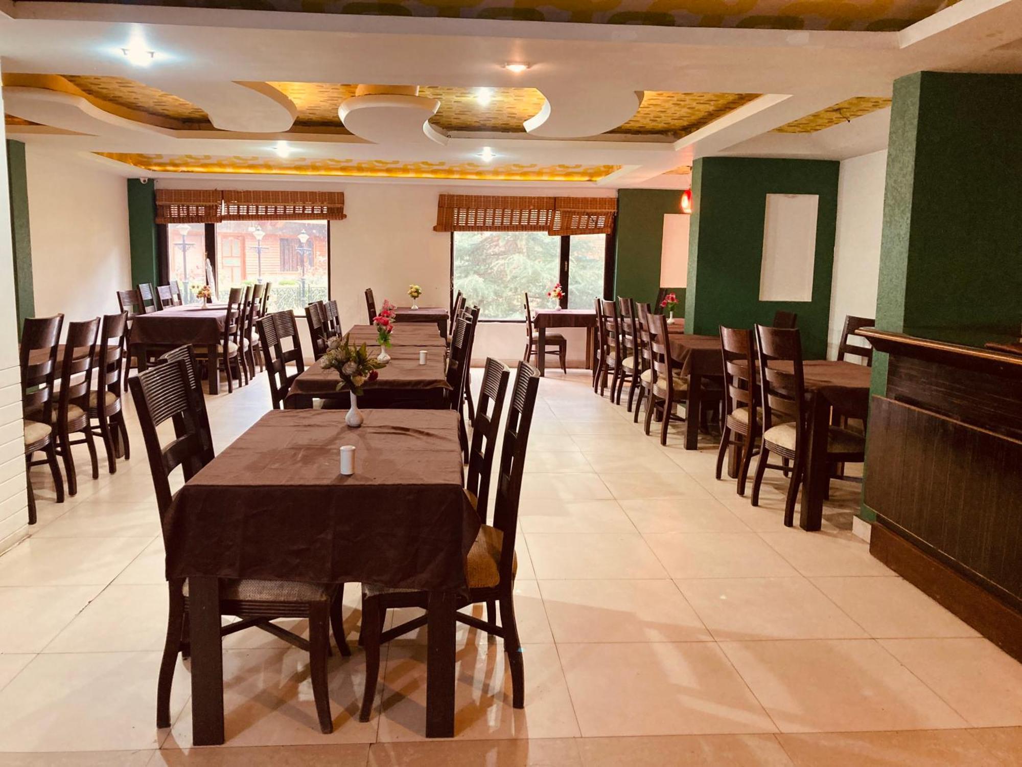 Hotel The North Wind In City Center, Manali Экстерьер фото