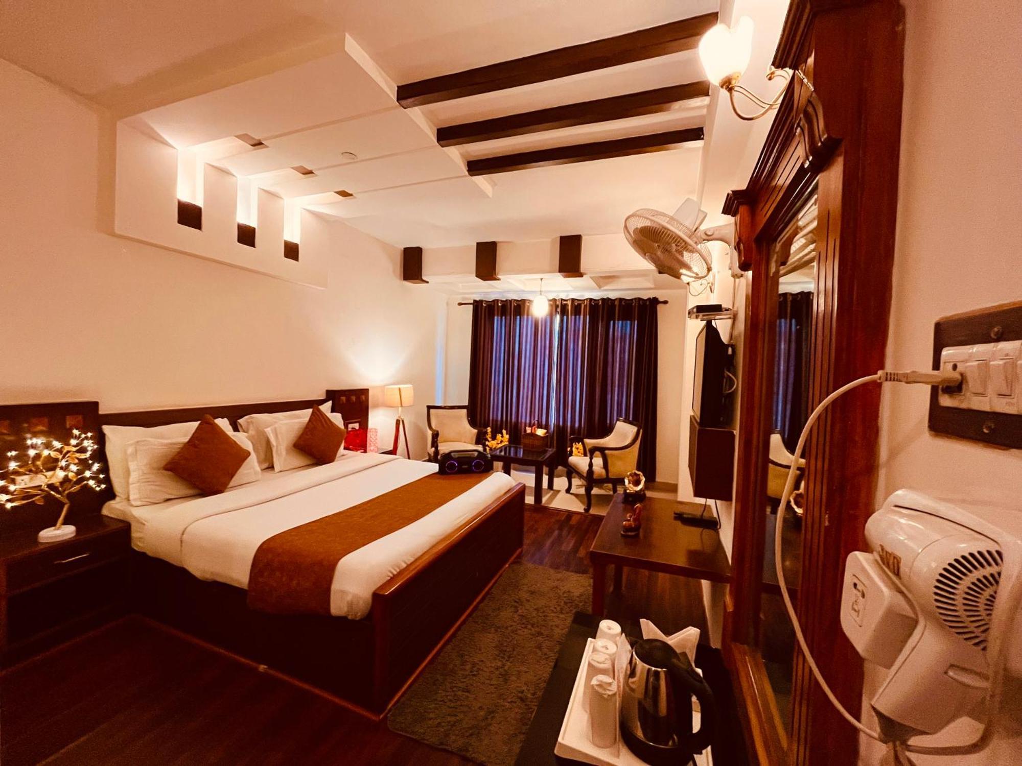 Hotel The North Wind In City Center, Manali Экстерьер фото